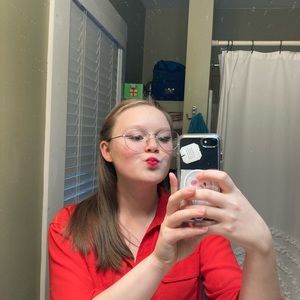 Meet your Posher, Madeline